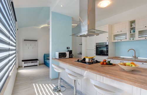 Galizana House | Holiday Home in Galižana with Pool & Beach