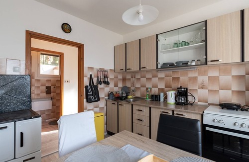 Breznik Plesivicki House | Holiday Home in Prilipje with Terrace