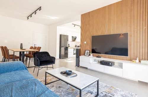 Bilice Villa | Holiday home Iva by Villas Guide