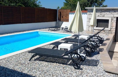 Mali Vareski House | Holiday Home Latin