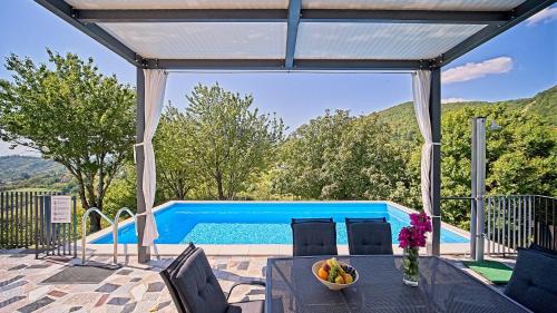 Jastrebarsko Villa | Holiday Home Lipa by Villas Guide
