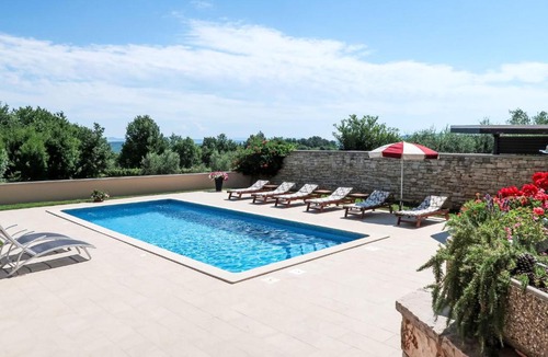 Melnica House | Holiday Home Mirjana by Interhome