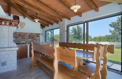Melnica House | Holiday Home Mirjana by Interhome