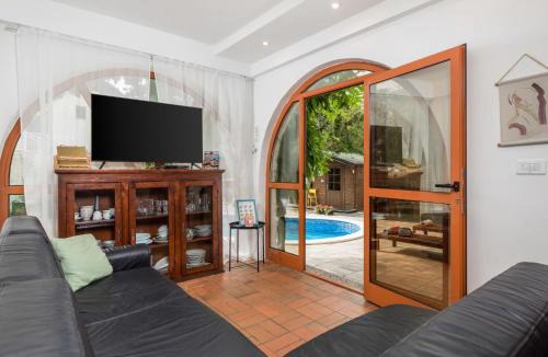 Kornic House | Holiday Home Noveanni by Interhome