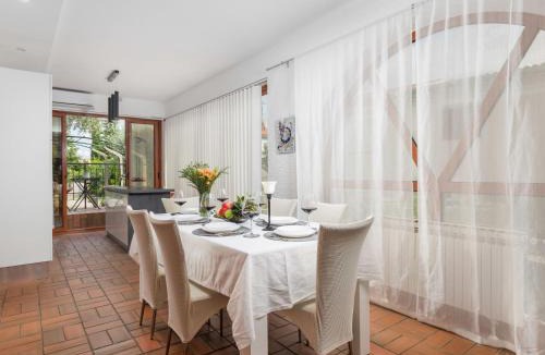 Kornic House | Holiday Home Noveanni by Interhome