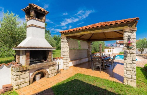 Cepljani House | Holiday Home Pied-A-Terre-1 by Interhome
