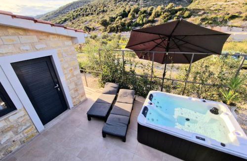 Dol House | Holiday home Pipila