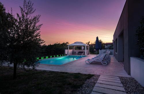 Vinez House | Holiday Home Sanchi by 22Estates