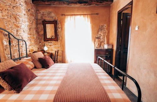 Divsici House | Holiday Home Stancija Negricani Ferien und Hochzeiten Immobil by Interhome