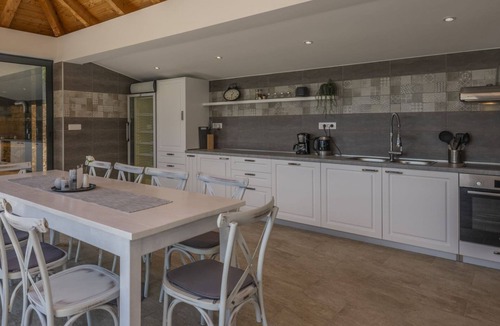 Zmijavci Villa | Holiday Home Stari Dom Ivkošic by Villas Guide