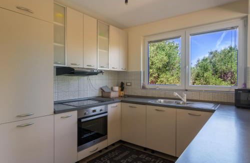 Nevidane House | Holiday Home Tea by Interhome