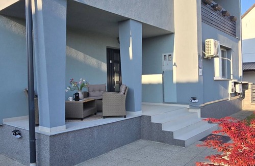 Karanac House | Holiday Home Thesaurum - Four Bedroom Holiday Home with Swimming Pool