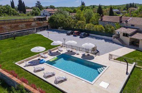 Matohanci House | Holiday Home Tone i Maria by Interhome