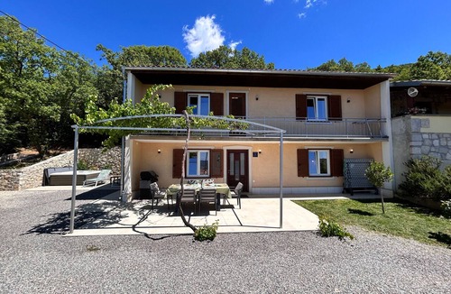 Vinodolska opcina House | Holiday Home 'Vacation House Martin' with Sea View, Wi-Fi and Air Conditioning