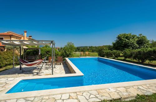 Pican House | Holiday Home Villa Emanuela by Interhome