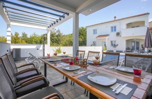 Jadranovo House | Holiday Home Villa Lea by Interhome