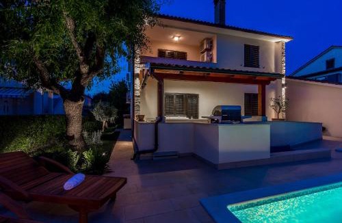 Valdebek House | Holiday Home Villa Pula