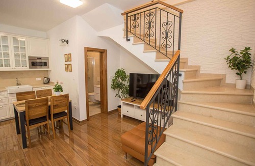 City Center House | Holiday home with air conditioning and terrace in the city centre