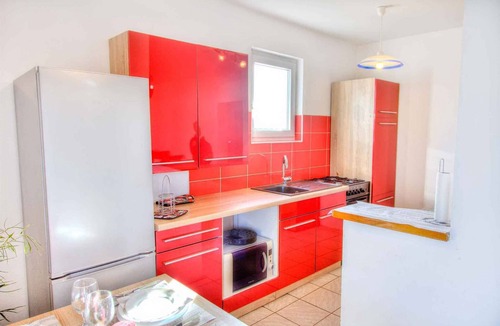 Muntic House | Holiday home with pool and fitness