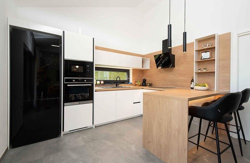 Rebici House | Holiday home with pool and beautiful garden