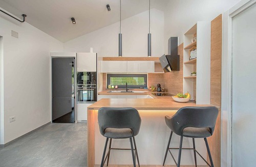 Rebici House | Holiday home with pool and beautiful garden
