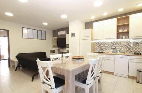 Stinjan House | Holiday home with swimming pool