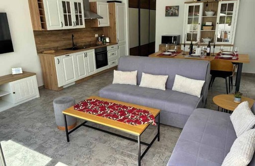 Murine House | Holiday home with swimming pool, garden, barbecue, internet and parking