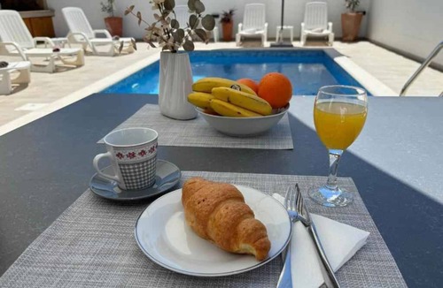 Murine House | Holiday home with swimming pool, garden, barbecue, internet and parking