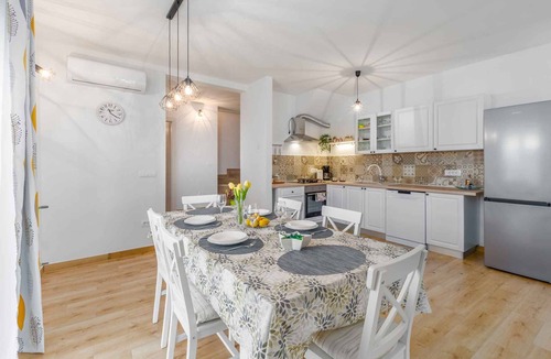 Vrsar House | Holiday home with Wi-Fi and pool