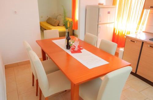 Savar House | Holiday HomeToni