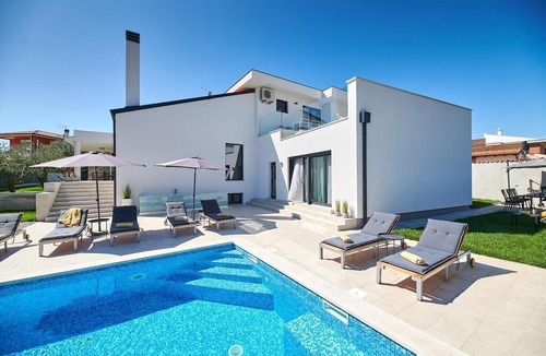 Kastel House | Holiday house Buje for 8 - 10 persons with 4 bedrooms - Holiday house