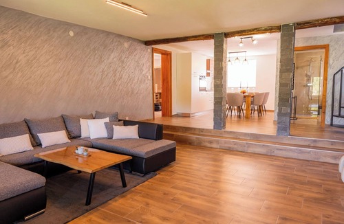 Barilovic House | Holiday house by the Korana River with a jacuzzi, sauna, and a view of the old town of Barilović