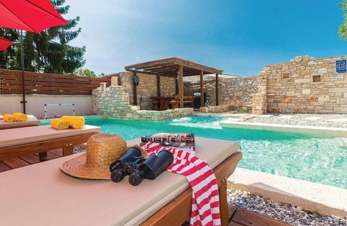 Peresiji House | Holiday house in a peaceful village