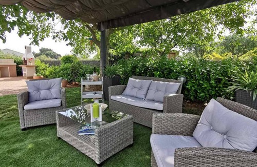 Liznjan House | Holiday House Montiron, Holidays in Lavender