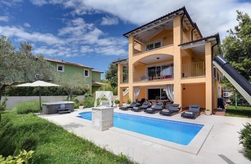 Rakalj House | Holiday house Rakalj for 8 - 10 persons with 4 bedrooms - Holiday house