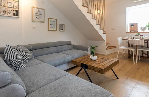 Buici House | Home Noemi, private pool, garden, free WiFi, BBQ, parking