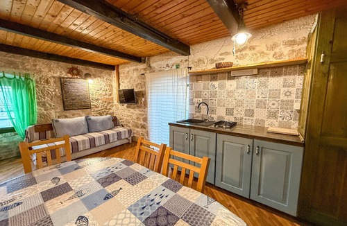 Betina Apartment | Homerez - Seaside Apartment with Views in Betina, 75 m²