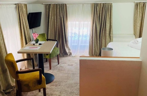 Cove Murtar Hotel | Hotel APOKSIOMEN