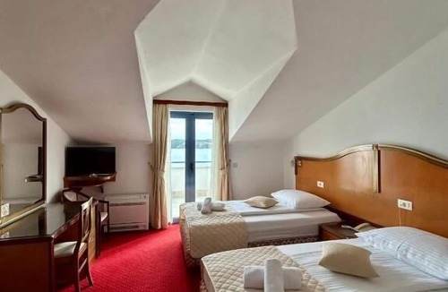 Seget Donji Hotel | Hotel Bavaria