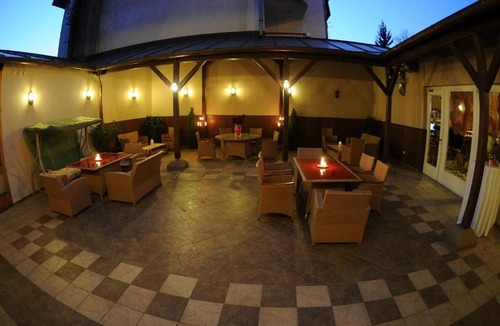 Hrvatska Kostajnica Hotel | Hotel Central