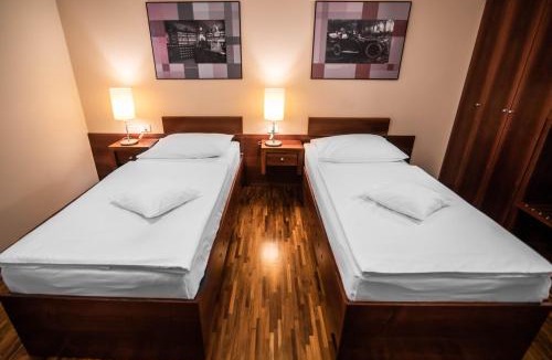 Cerklje na Gorenjskem Hotel | Hotel Dvor Jezersek Brnik