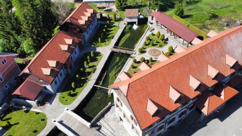 Licko Lesce Hotel | Hotel Gacka