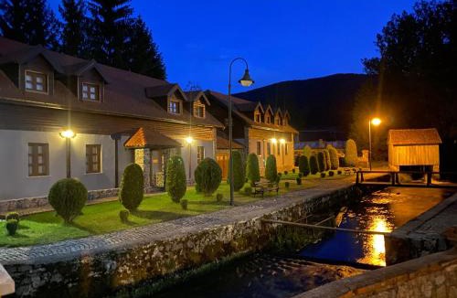 Licko Lesce Hotel | Hotel Gacka