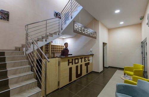 Travnik Hotel | Hotel IUT