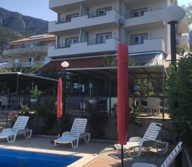 Gradac Hotel | Hotel Lukas