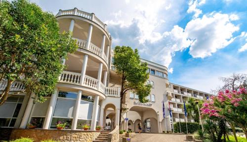 Milcetici Hotel | Hotel Malin