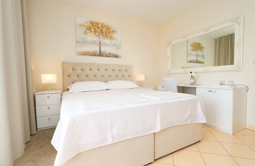 Postup House | Hotel Pansion Villa Antonio - Two Bedroom Suite with Balcony and Garden View 36