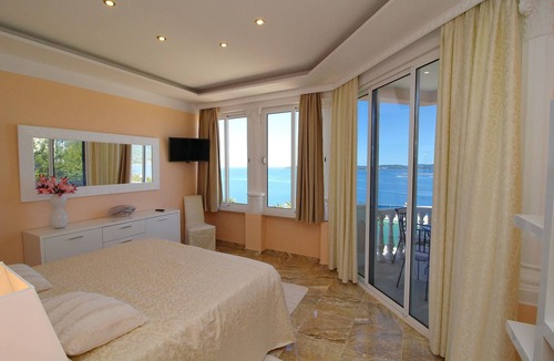 Postup House | Hotel Pansion Villa Antonio - Royal Two Bedroom Suite with Balcony and Sea View 31
