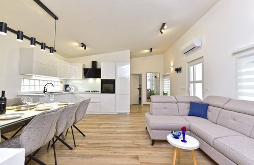 Skatari House | House 1203/11056 (Istria - Pula), 4500m from the beach