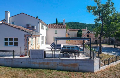 Oprtalj Villa | House Ad Finem Vilae